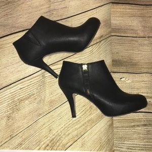 BLACK BOOTIES BY MADDEN GIRL